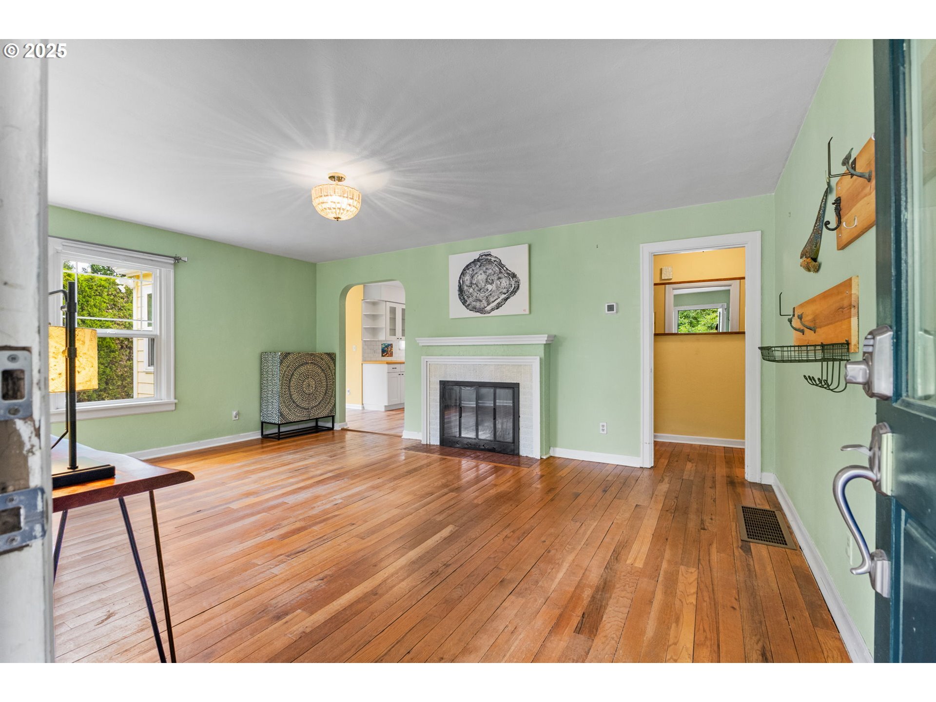 Property Photo: 3234 Pioneer Dr OR 97302