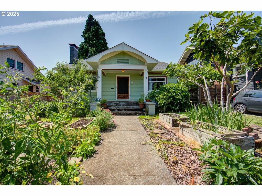 6115 SE 19th Ave  Portland OR 97202 photo