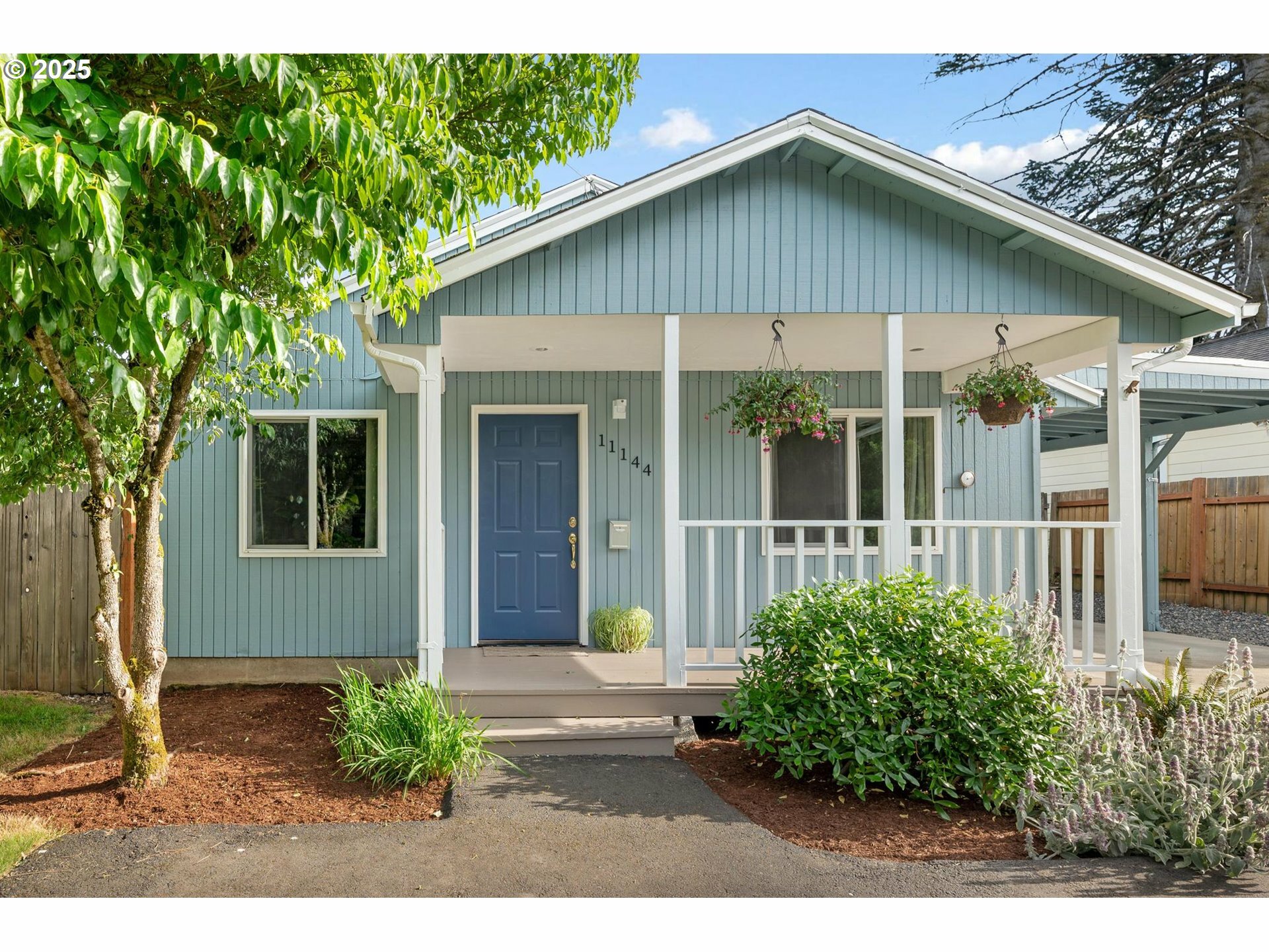 Property Photo: 11144 NE Knott St OR 97220