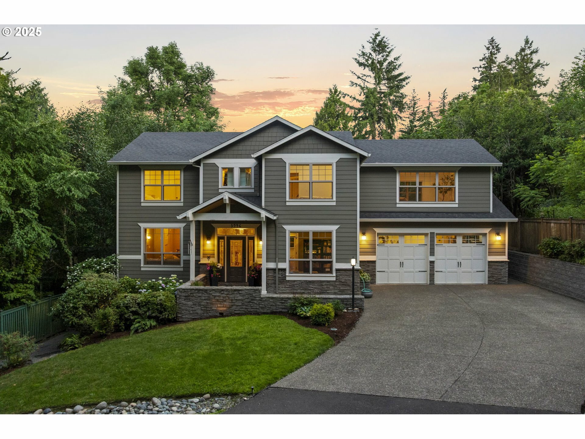 3946 SW Coronado St  Portland OR 97219 photo
