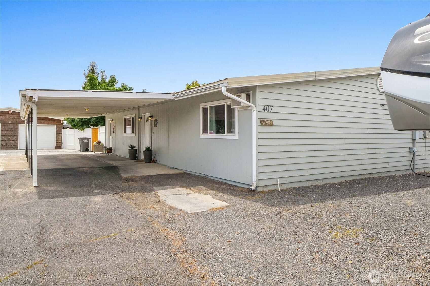 Property Photo: 407 Offut Drive WA 98837