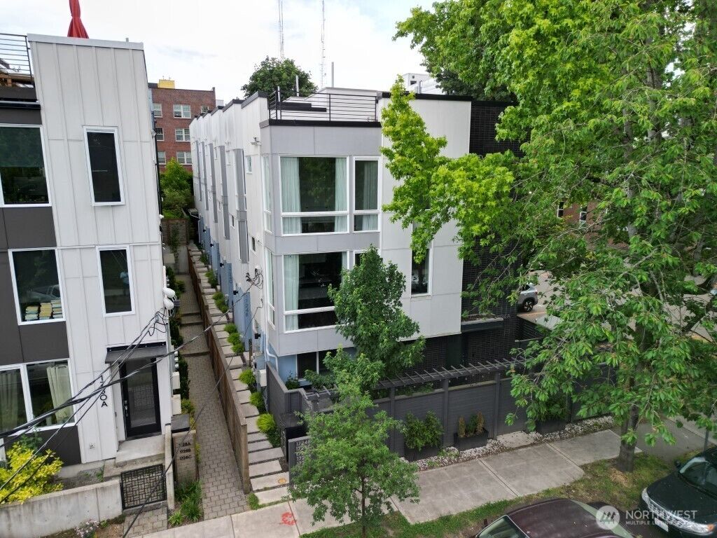 Property Photo:  1724  11th Avenue A  WA 98122 