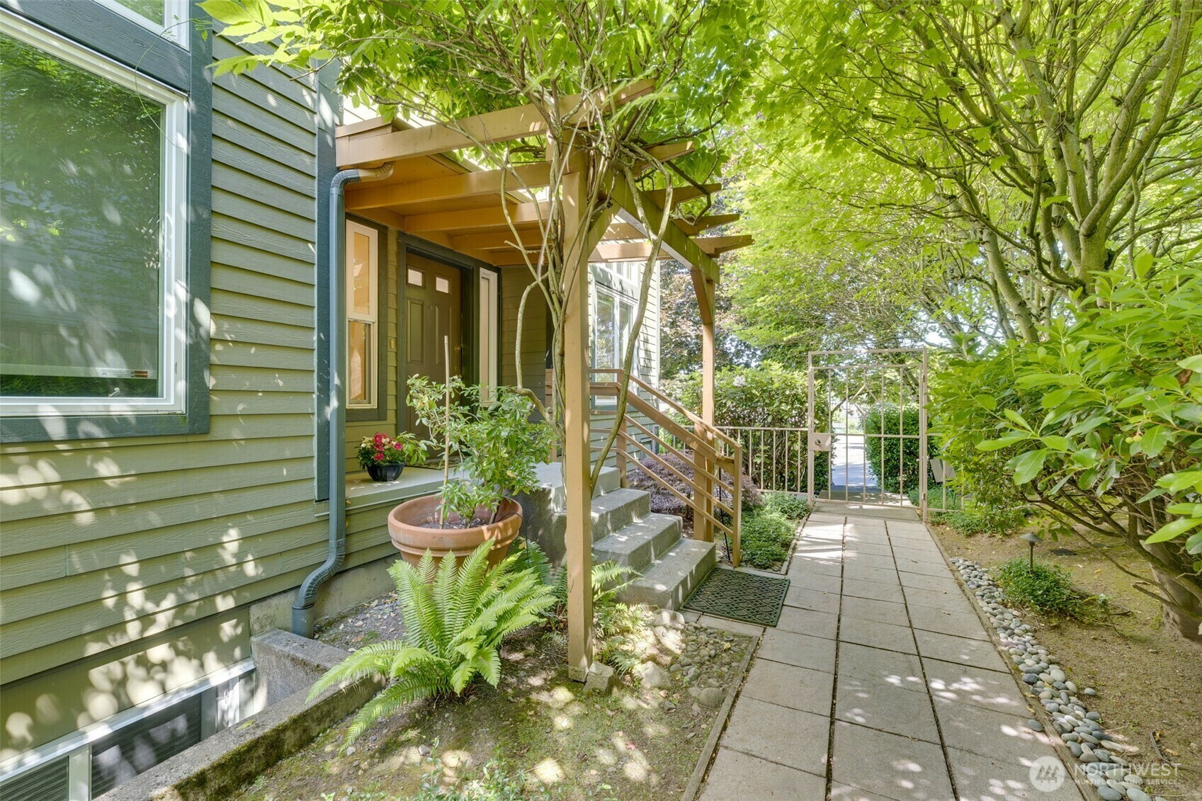 Property Photo: 327 2nd Avenue S WA 98033
