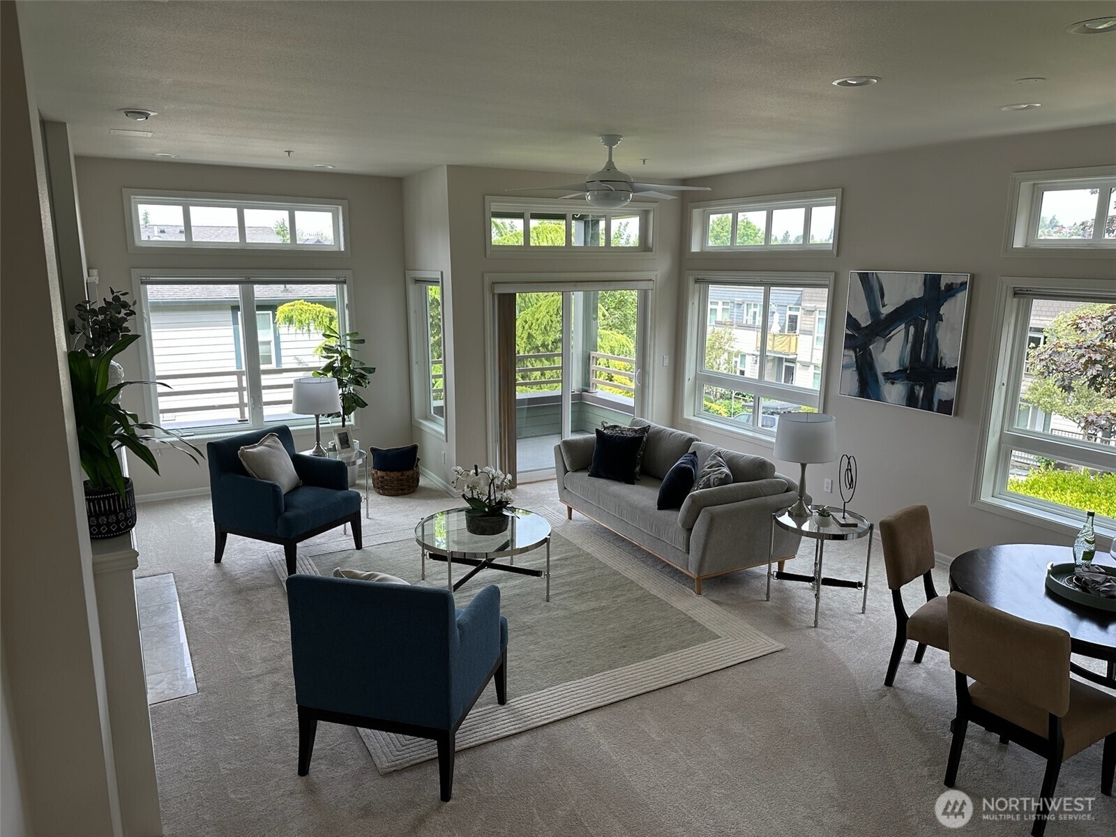 Property Photo:  327  2nd Avenue S  WA 98033 