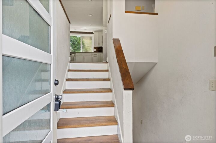 Property Photo: 421 S 309th Street WA 98003