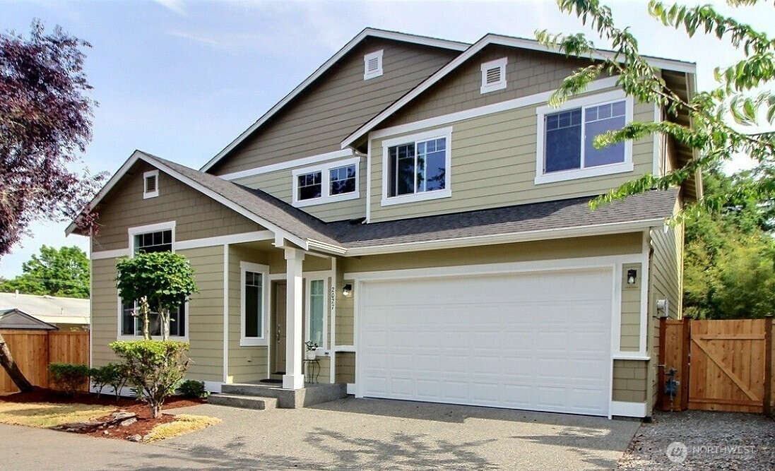 Property Photo: 2027 NE 25th Place WA 98056