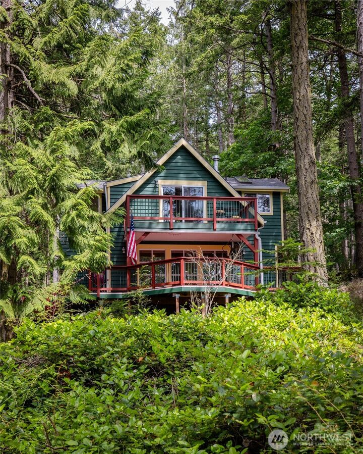 Property Photo:  1026  Chinook Way  WA 98221 