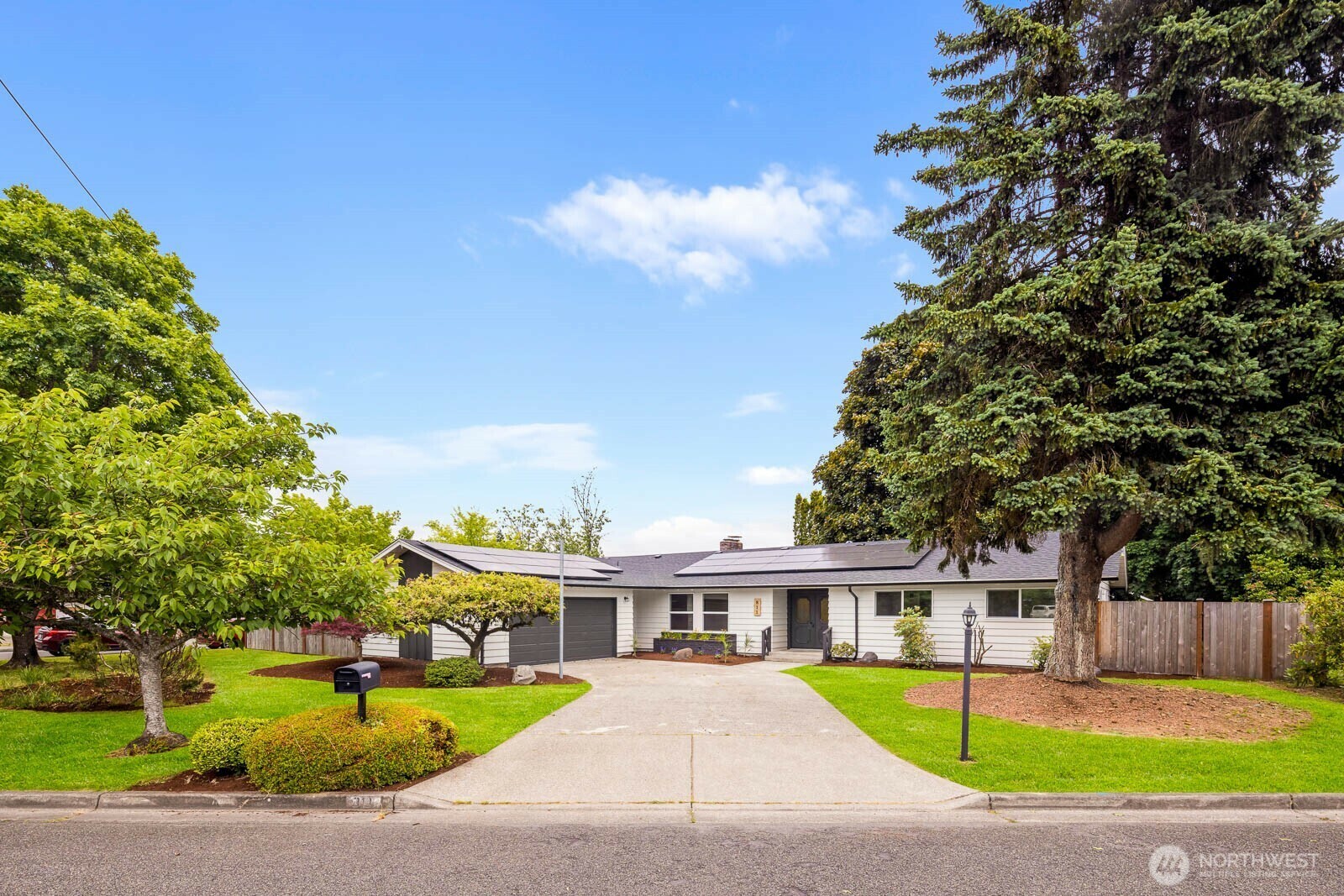Property Photo: 811 18th St SW WA 98371