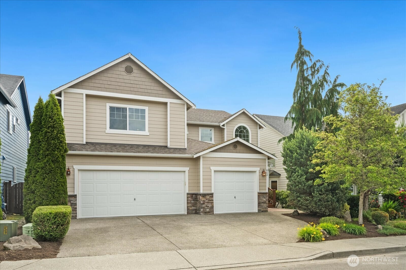 Property Photo: 862 Ilwaco Place NE WA 98059