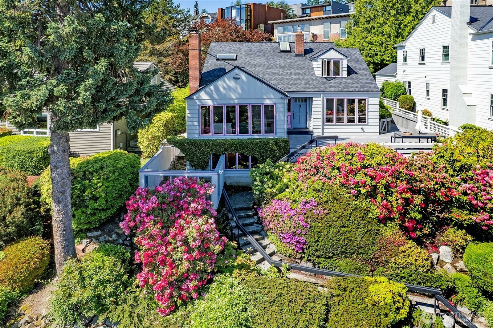 Property Photo:  4539 E Laurel Drive NE  WA 98105 