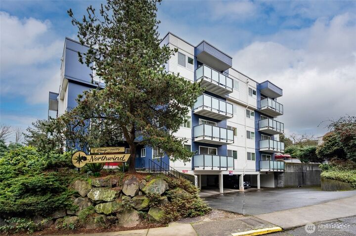 Property Photo:  3722  27th Place W 301  WA 98199 