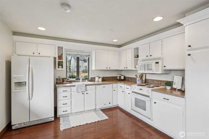 Property Photo:  300 N 137th Street C  WA 98133 