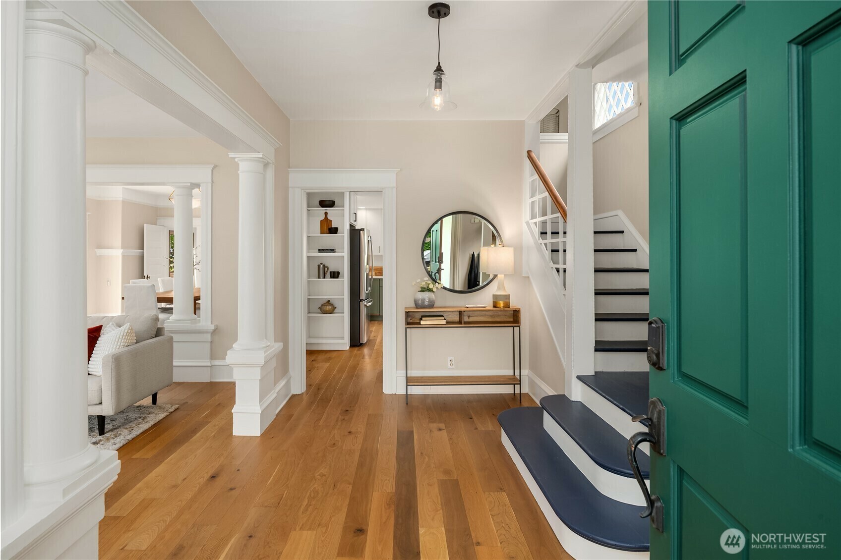 Property Photo: 2401 10th Avenue W WA 98119