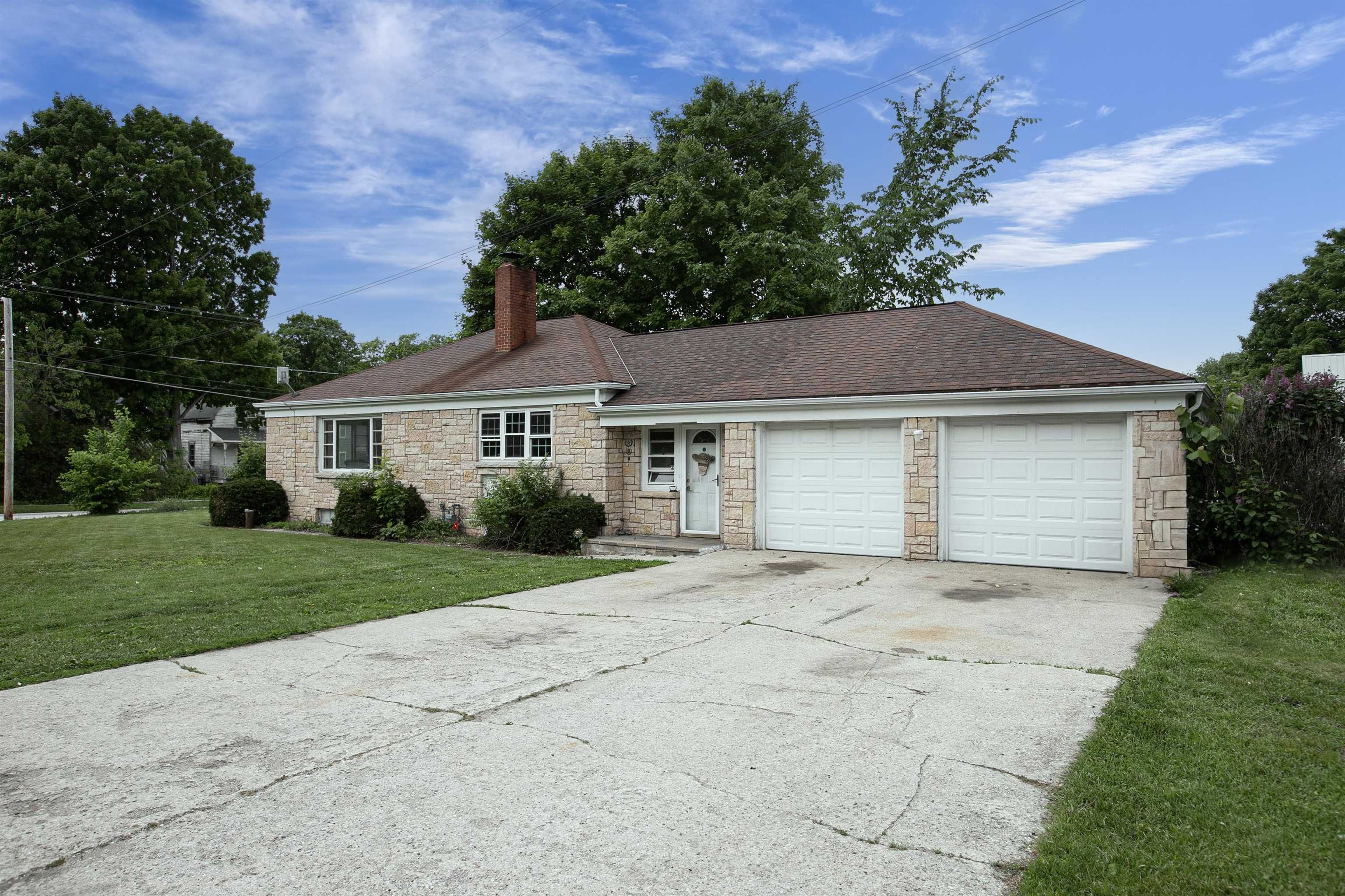 Property Photo: 422 Church Avenue WI 54205-9711