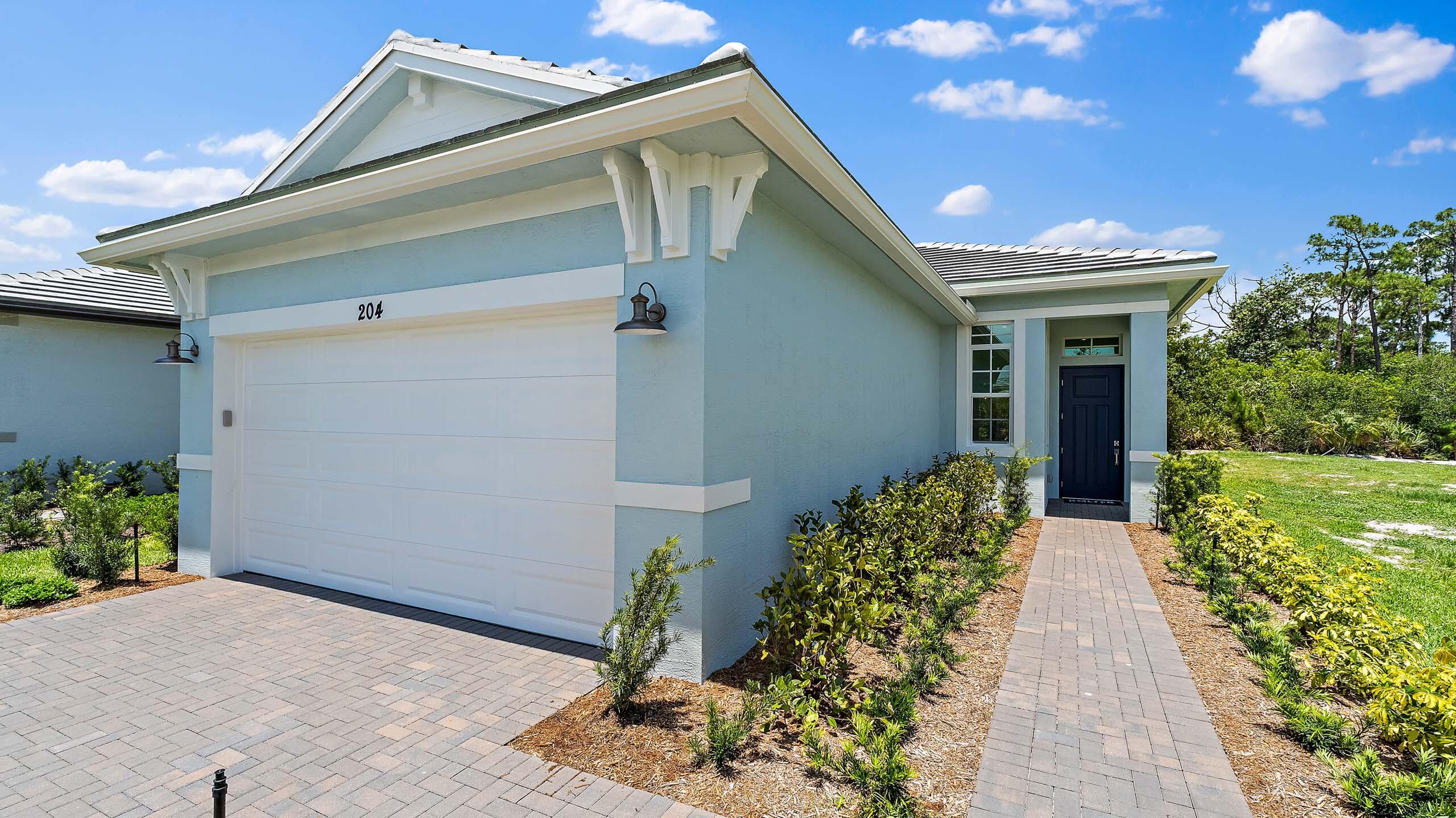 Property Photo: 204 SE Via Sangro FL 34952