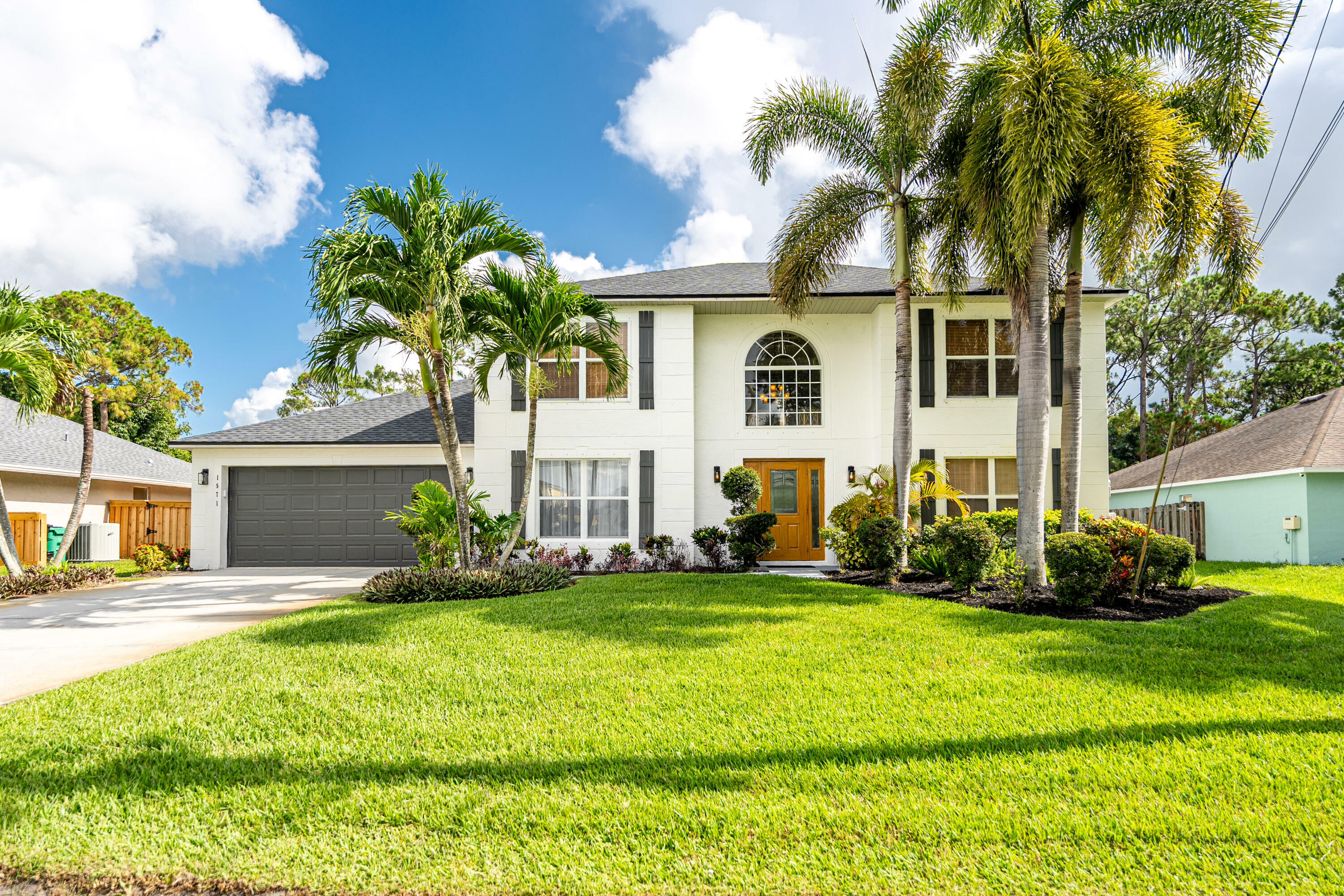 Property Photo: 1571 SW Delos Avenue FL 34953