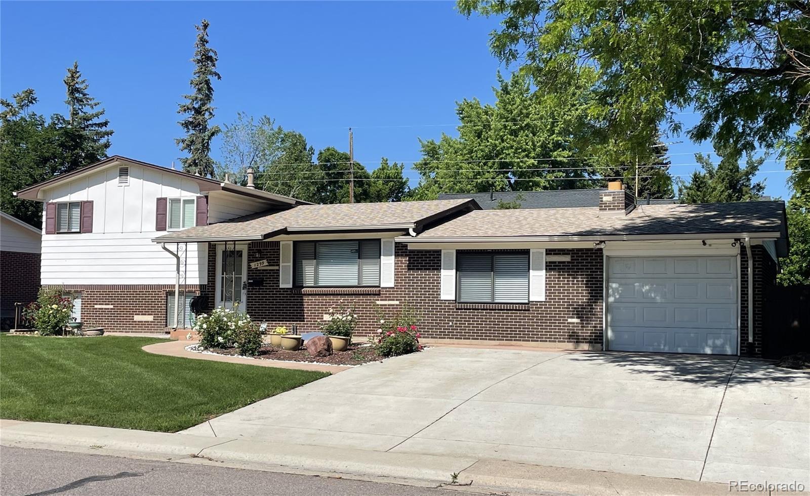 1299 S Brentwood Way  Lakewood CO 80232 photo