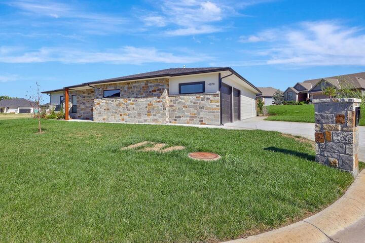 Property Photo: 4670 W Emerald Bay Ct KS 67205