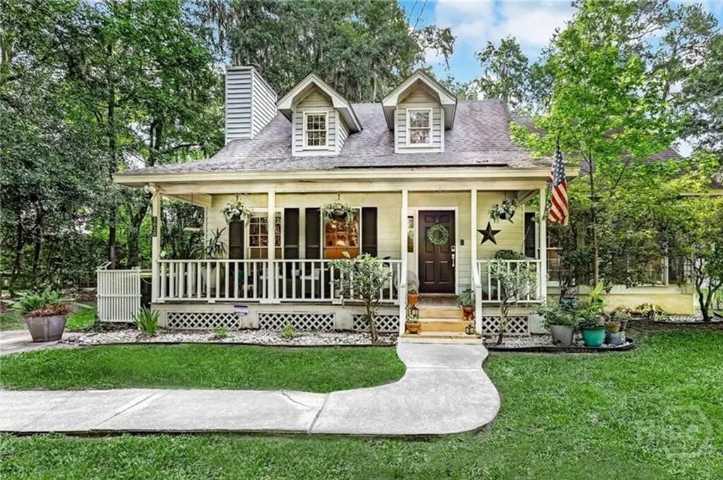 Property Photo: 5020 Laroche Avenue GA 31406