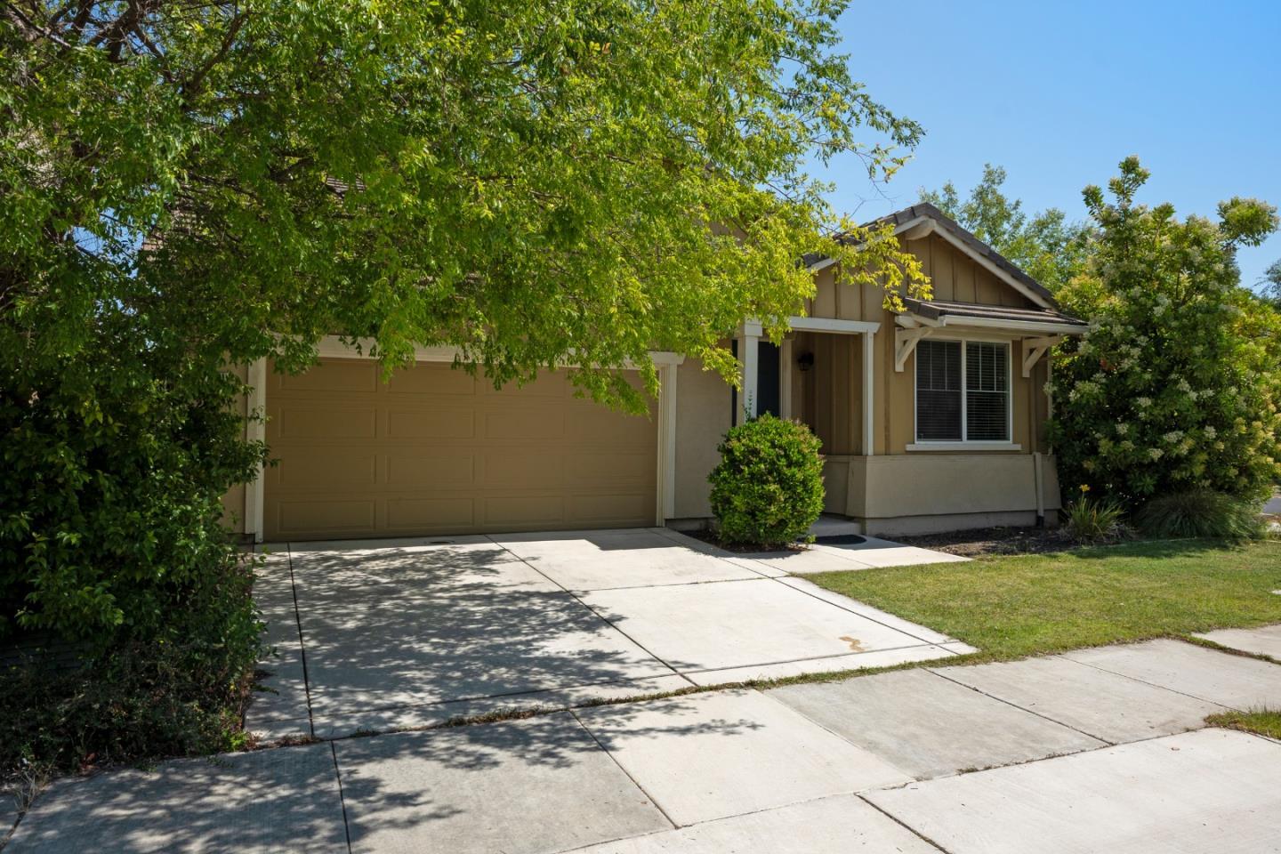 Property Photo: 1141 Navigator Drive CA 95330