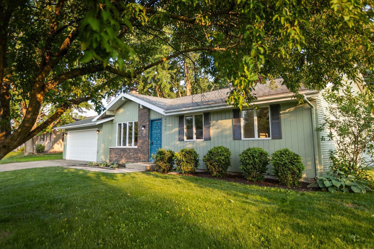Property Photo:  4304 Oldwyck Drive  WI 53546 