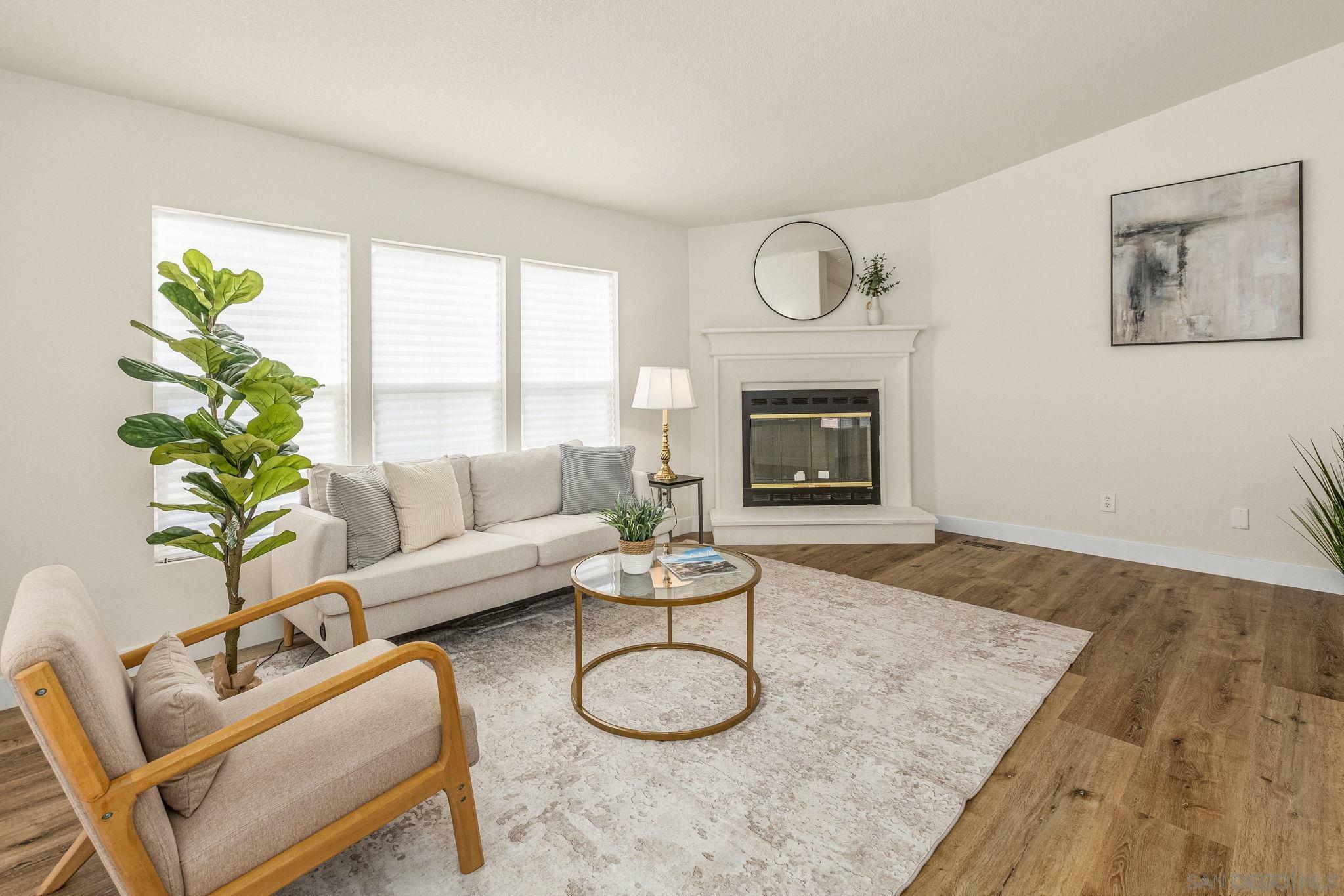 Property Photo: 1301 S Hale Ave 4 CA 92029