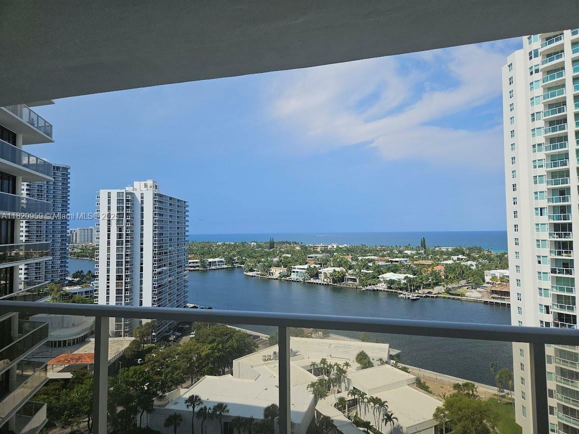 20281 E Country Club Dr 1412  Aventura FL 33180 photo