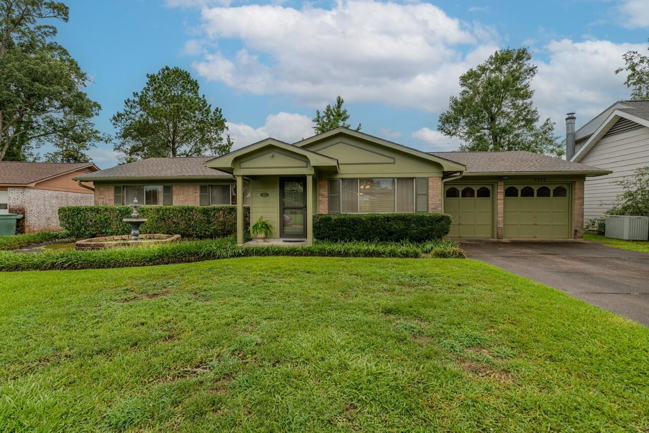 Property Photo:  6225 Pansy  TX 77706 