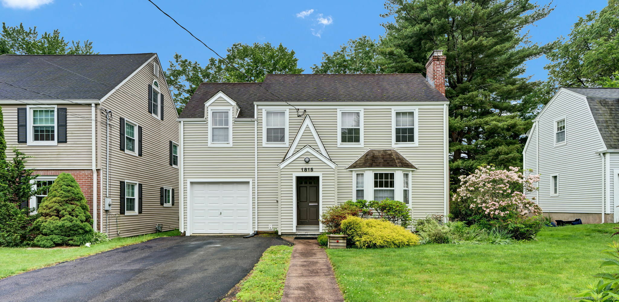 Property Photo:  1815 Asylum Avenue  CT 06117 