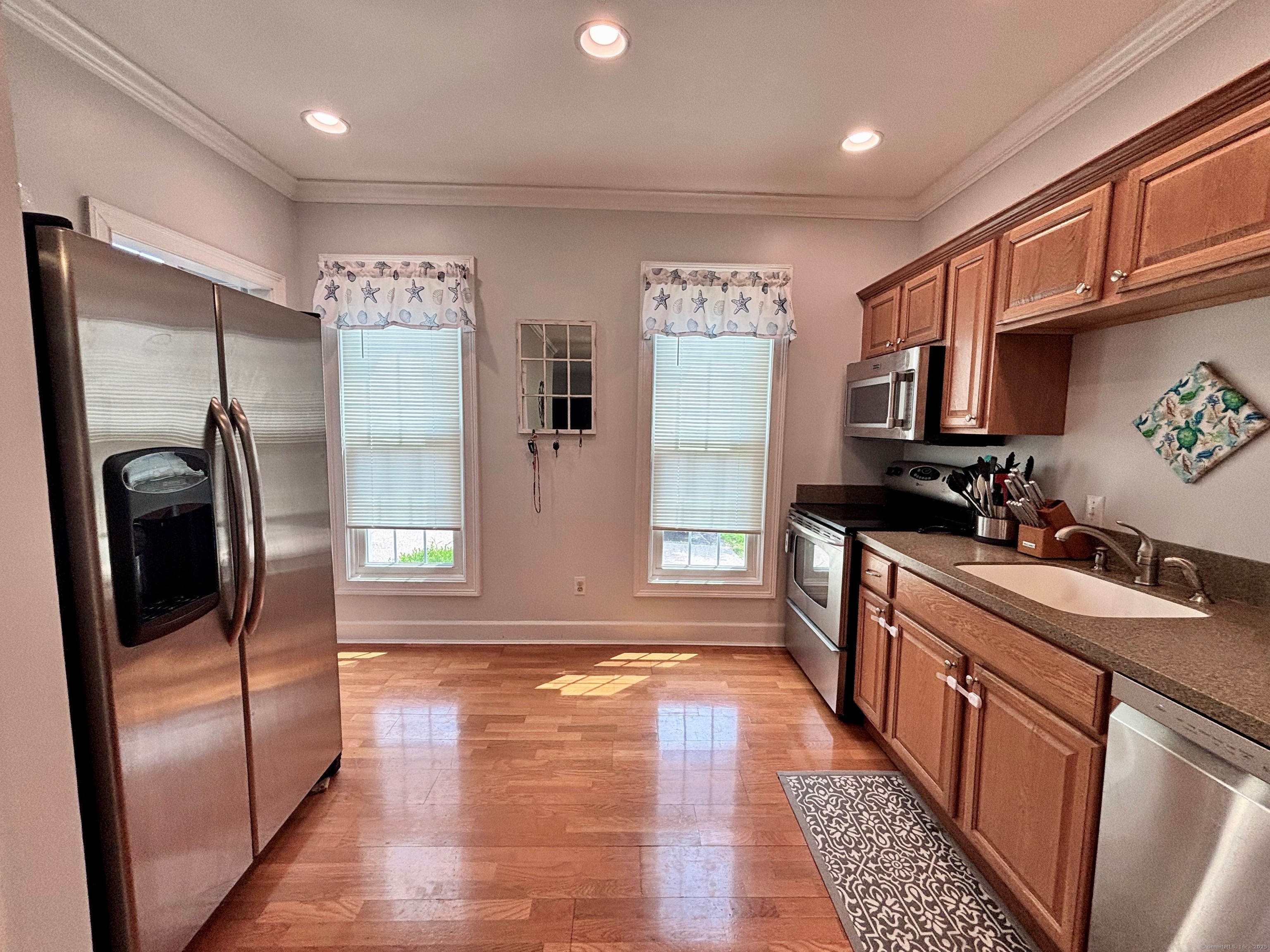 Property Photo: 401 Cambridge Commons 401 CT 06457