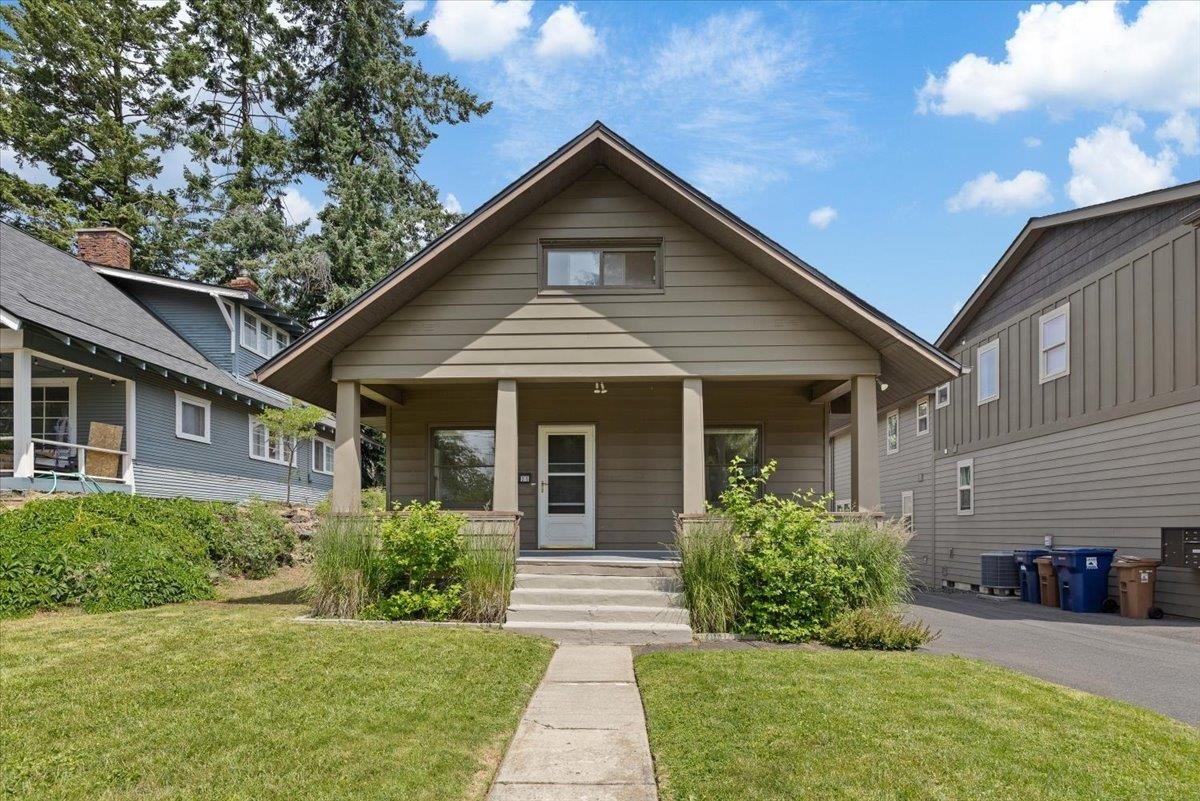 Property Photo: 1011 E 30th Ave WA 99203