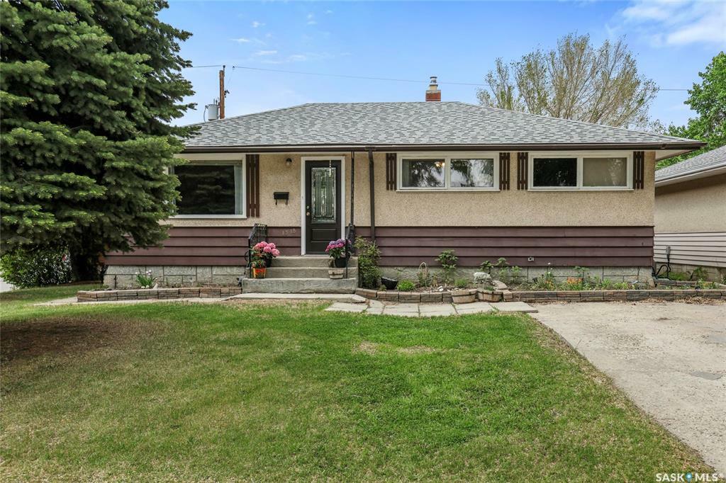 Property Photo: 1318 7th Avenue N SK S4R 0H4