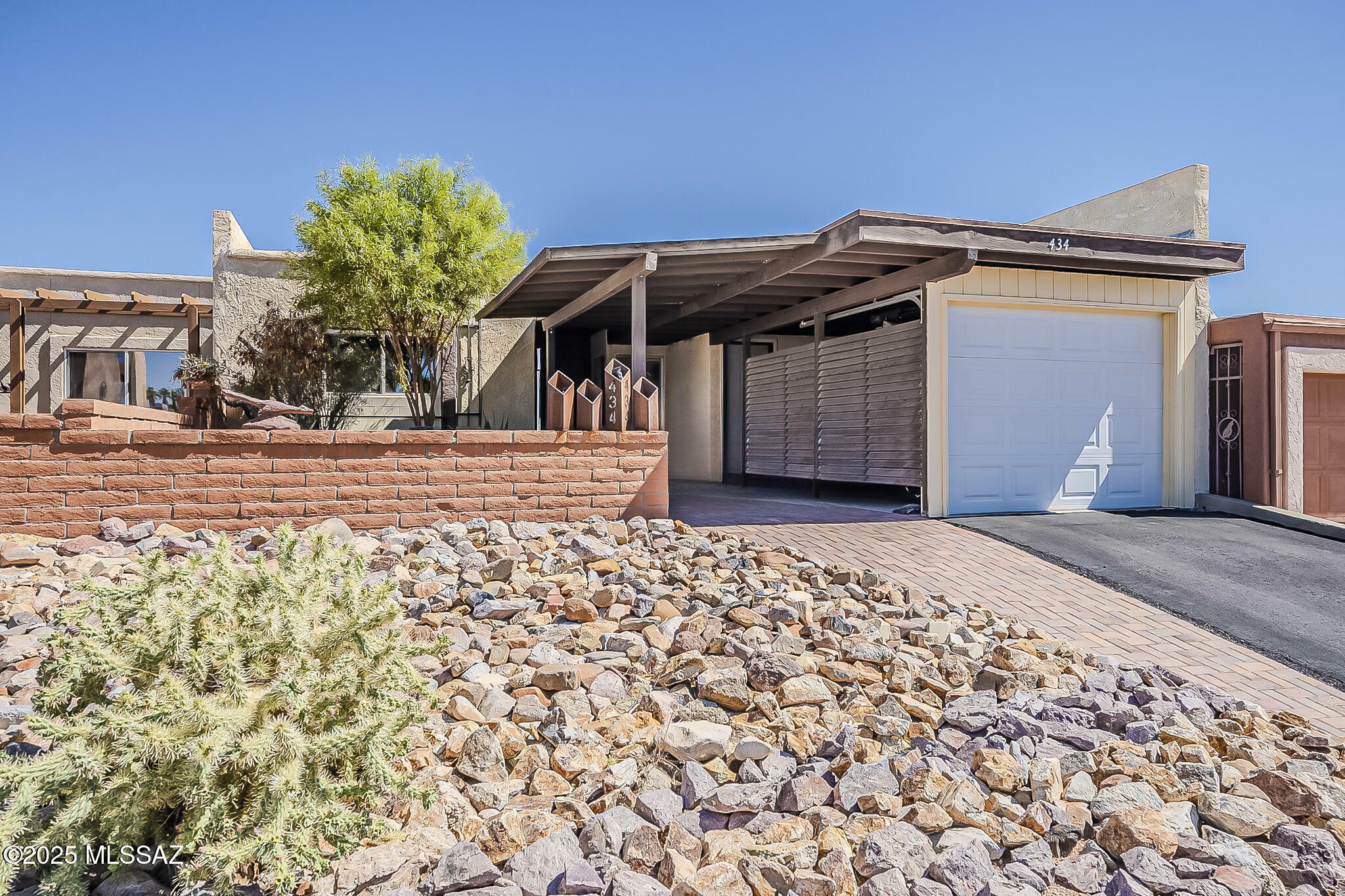 Property Photo:  434 W San Ignacio  AZ 85614 