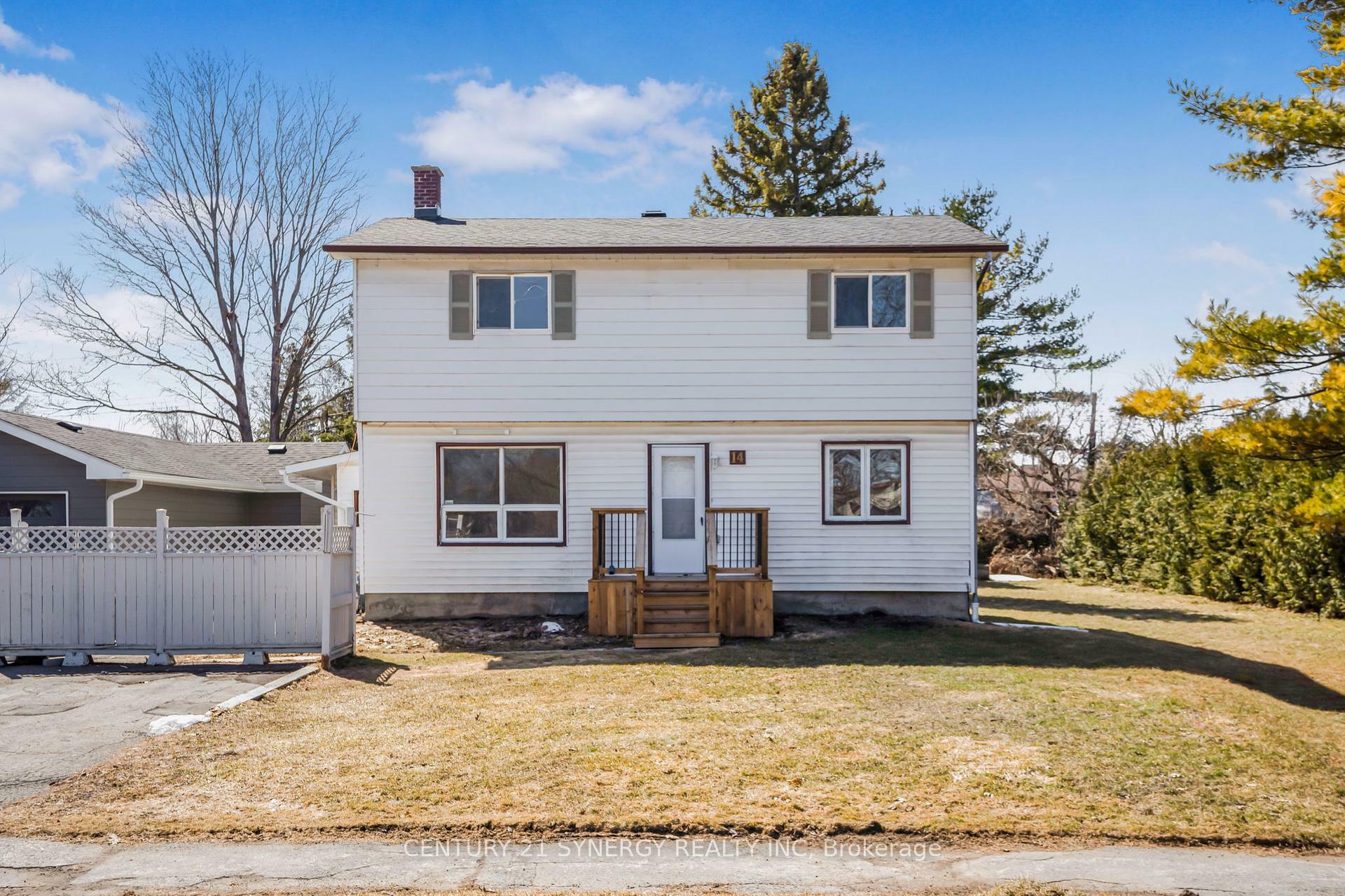 Property Photo: 14 Johnwoods Street ON K2S 1B9