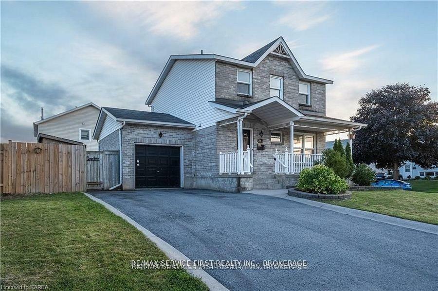 Property Photo: 363 Waterloo Drive ON K7M 8L2