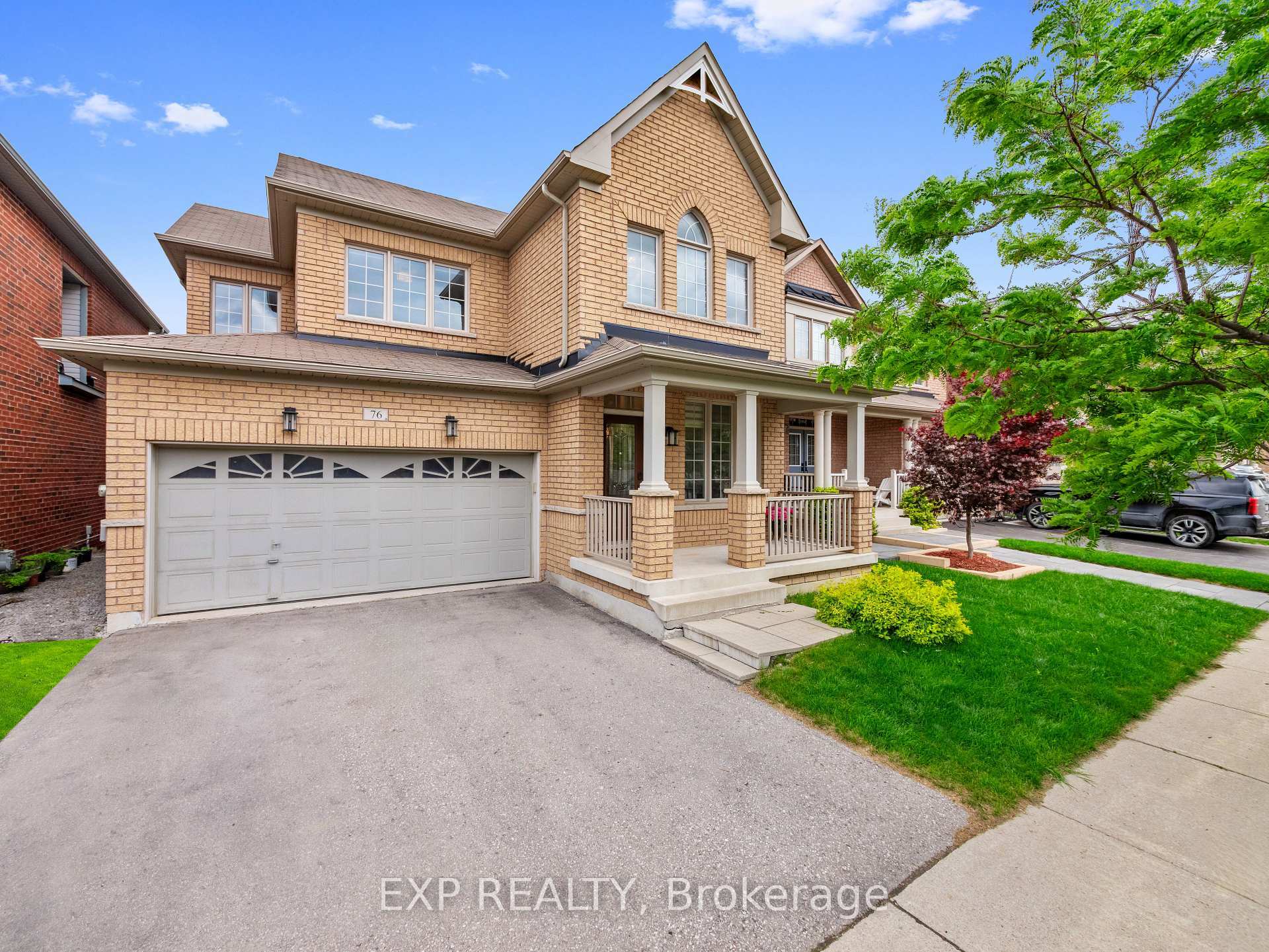 Property Photo: 76 Acer Crescent ON L4A 0V5