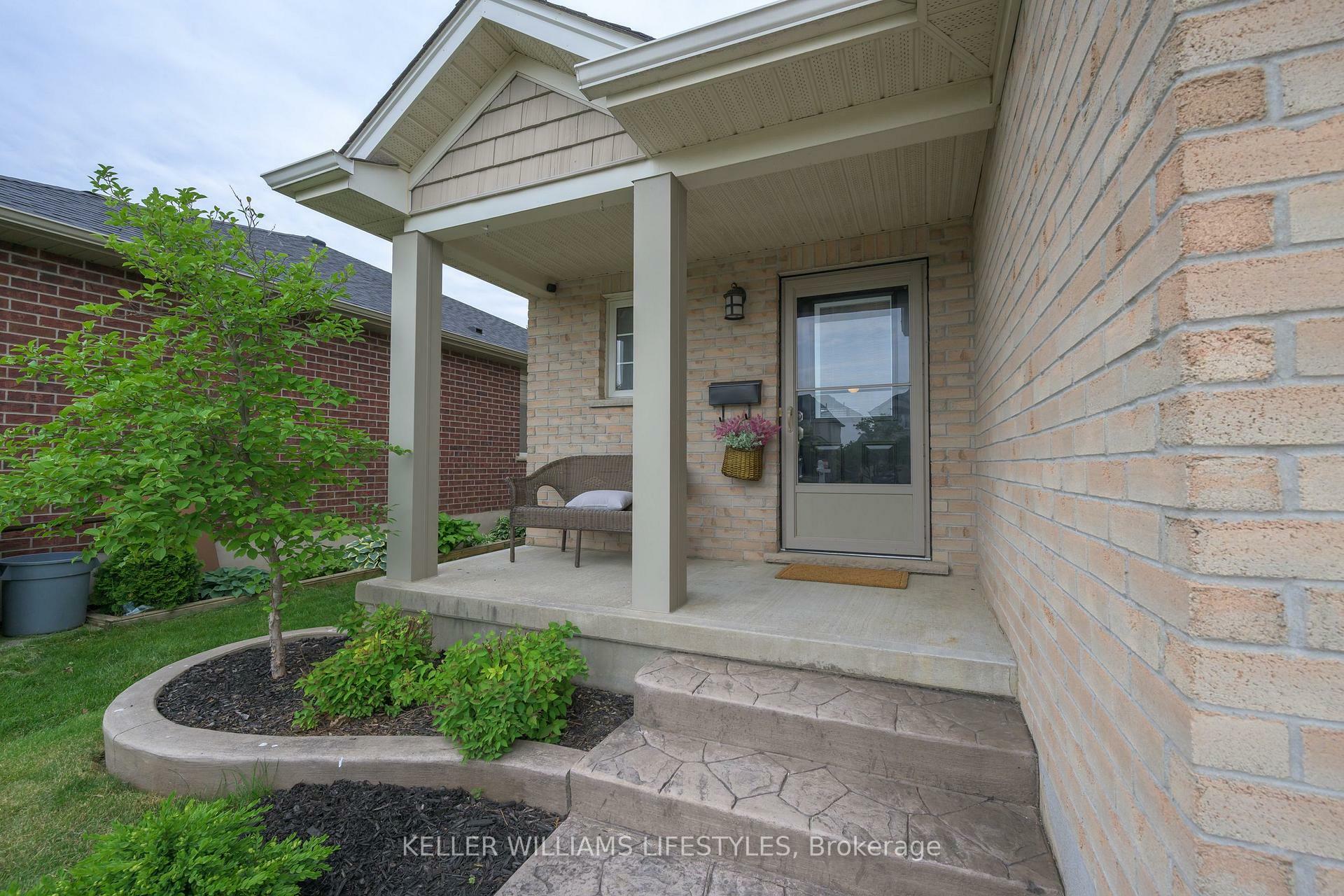 Property Photo: 11 Southgate Parkway ON N5R 6M1