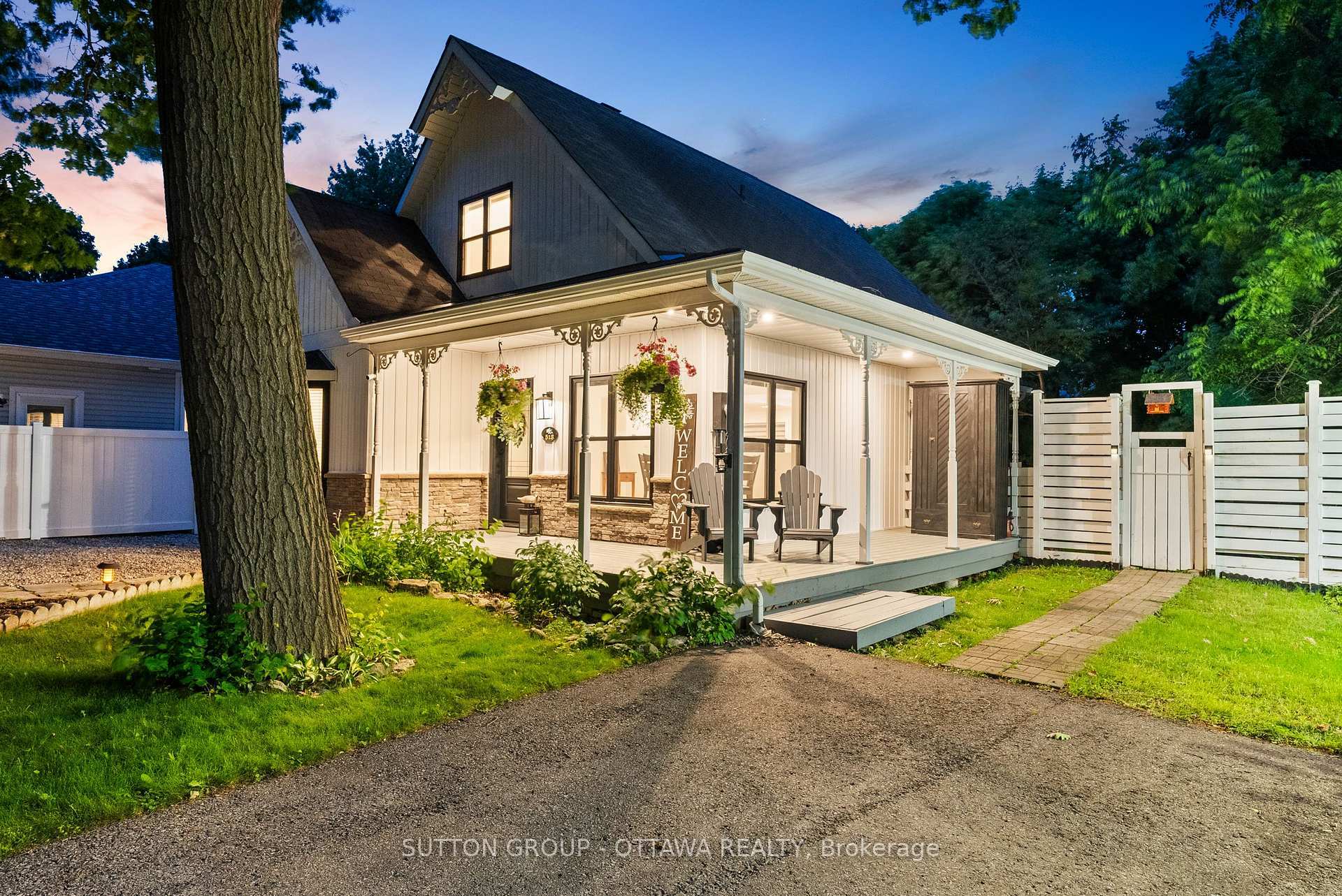 Property Photo: 513 Oxford Street E ON K0G 1J0