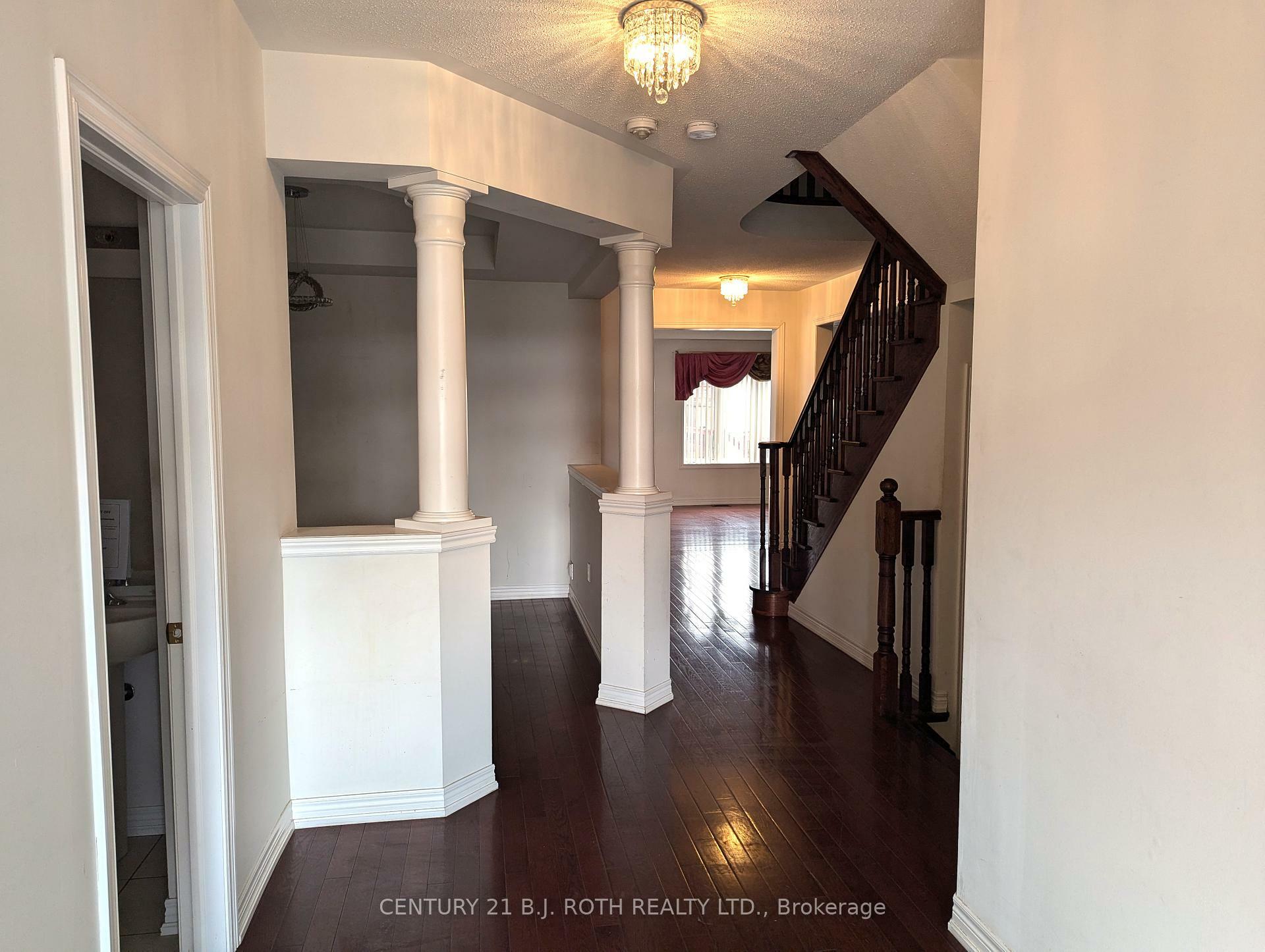 Property Photo: 98 Gold Park Gate ON L0M 1B4