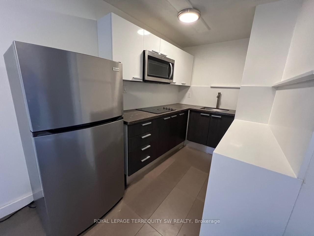 Property Photo: 213 Queen Street E 3 ON M5A 1S2
