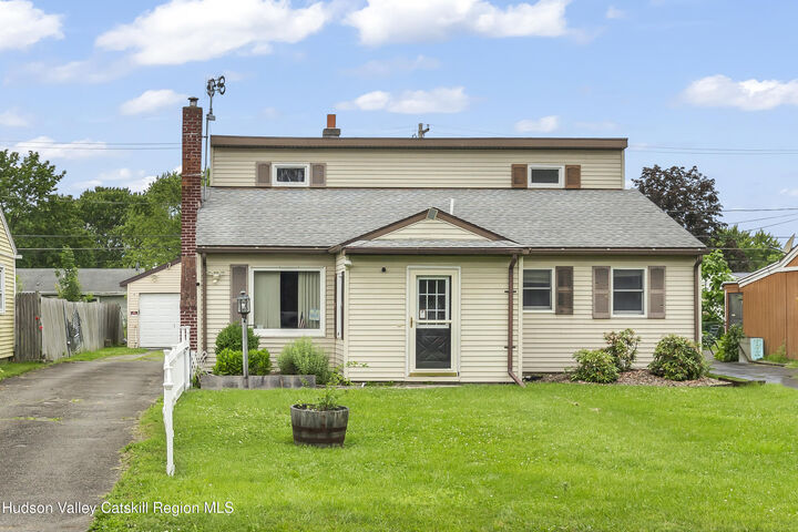 321 Lincoln  Hudson NY 12534 photo
