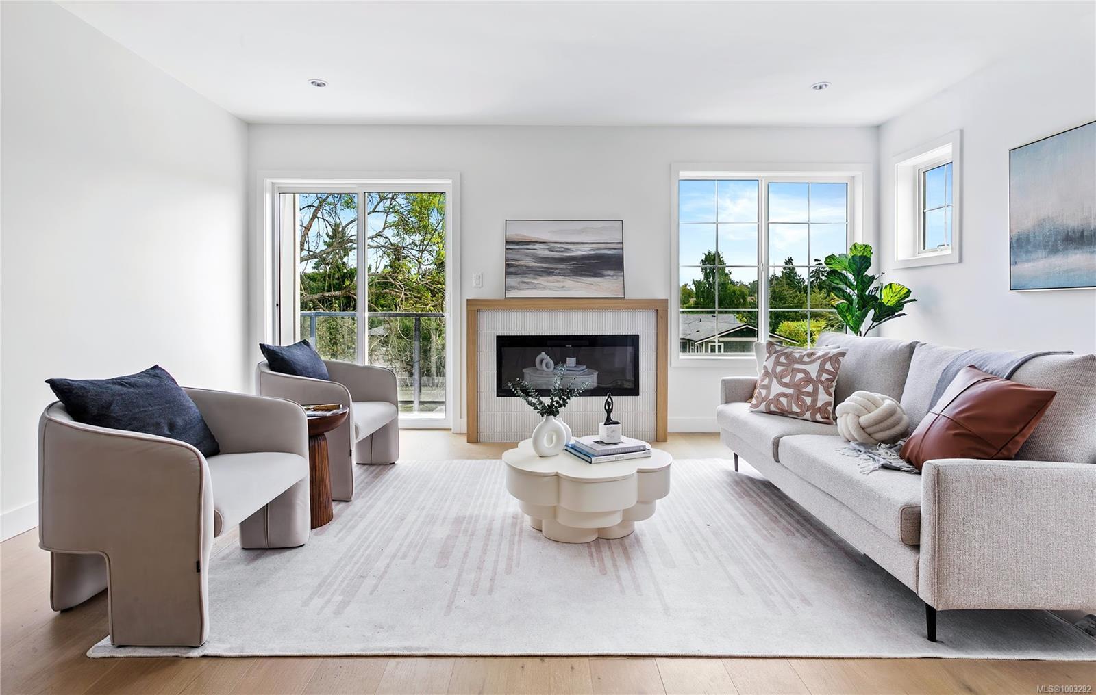 Property Photo: 3907 Cedar Hill Rd Unit 4 BC V8P 3Z8