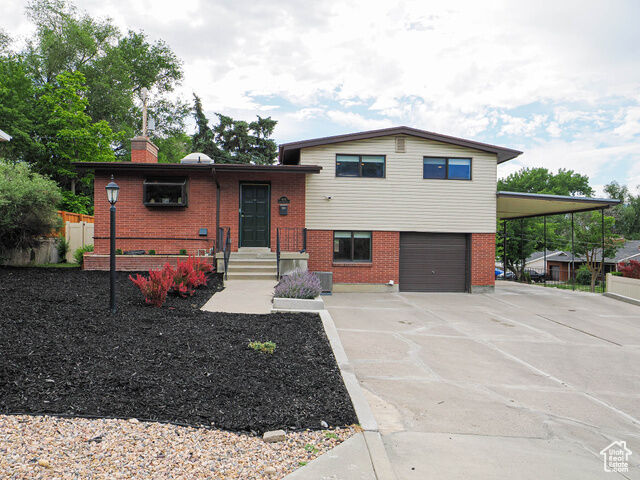 Property Photo:  4601 S Creekview Cir  UT 84107 