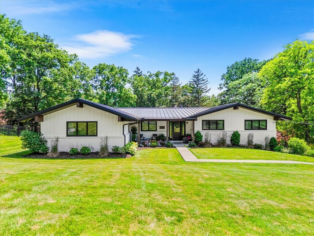 Property Photo: 201 Seegar Road PA 15241