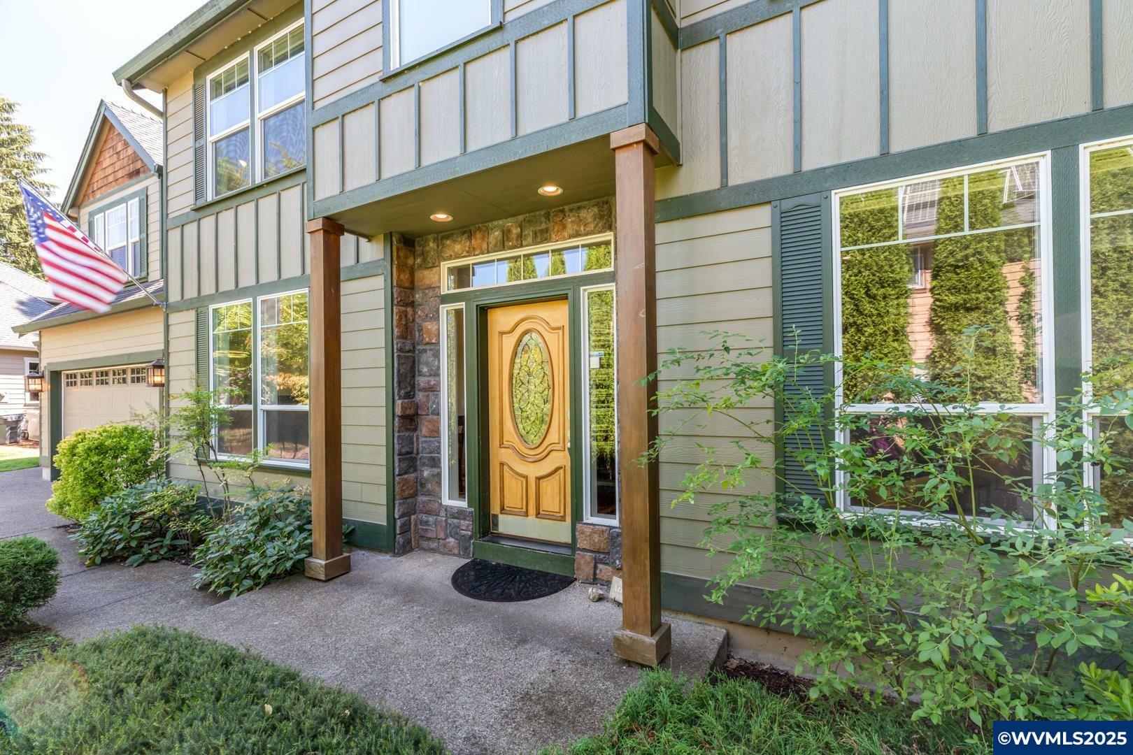 Property Photo: 4434 SW Country Club Dr OR 97333