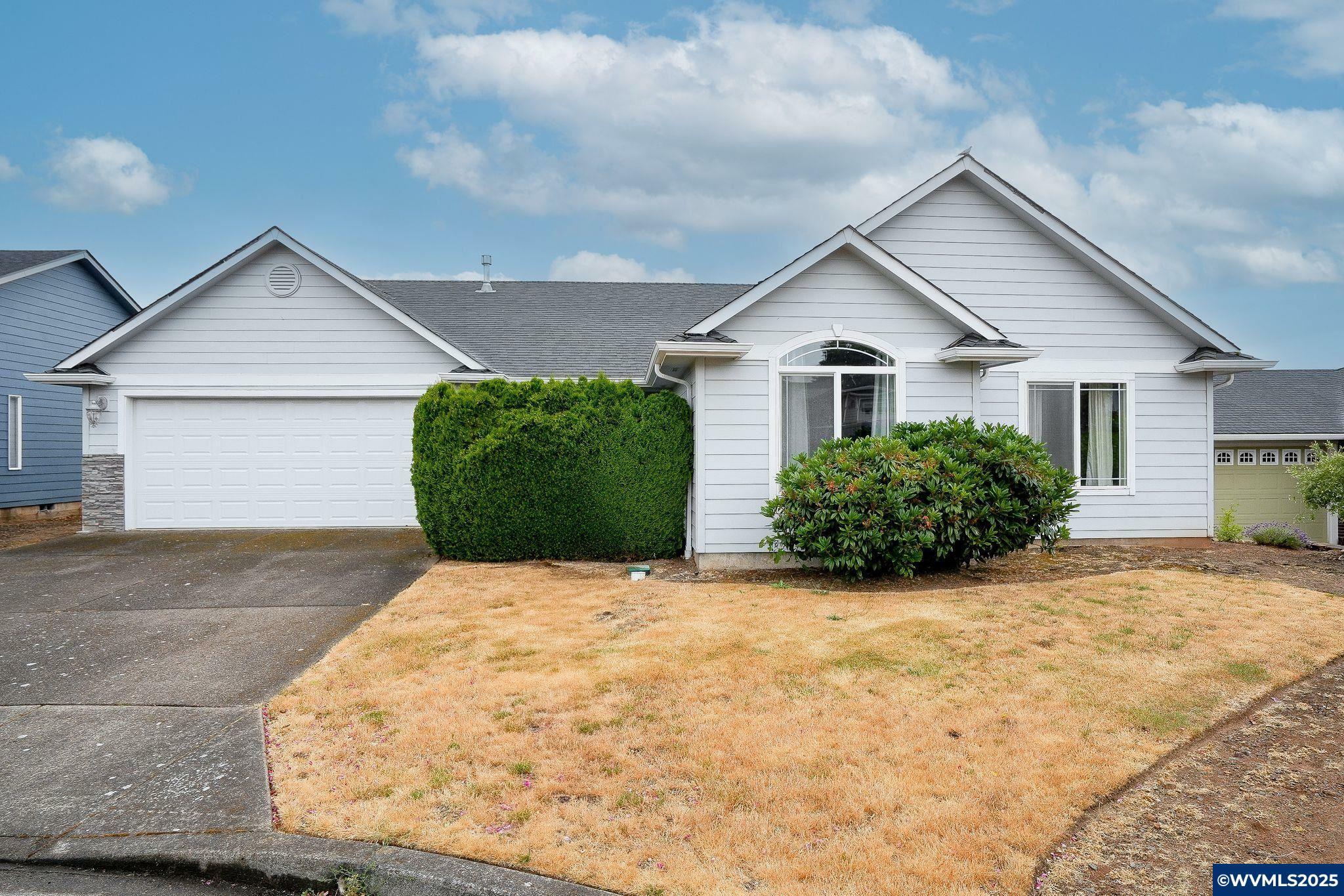 Property Photo: 956 Whippoorwill Ct NW OR 97304