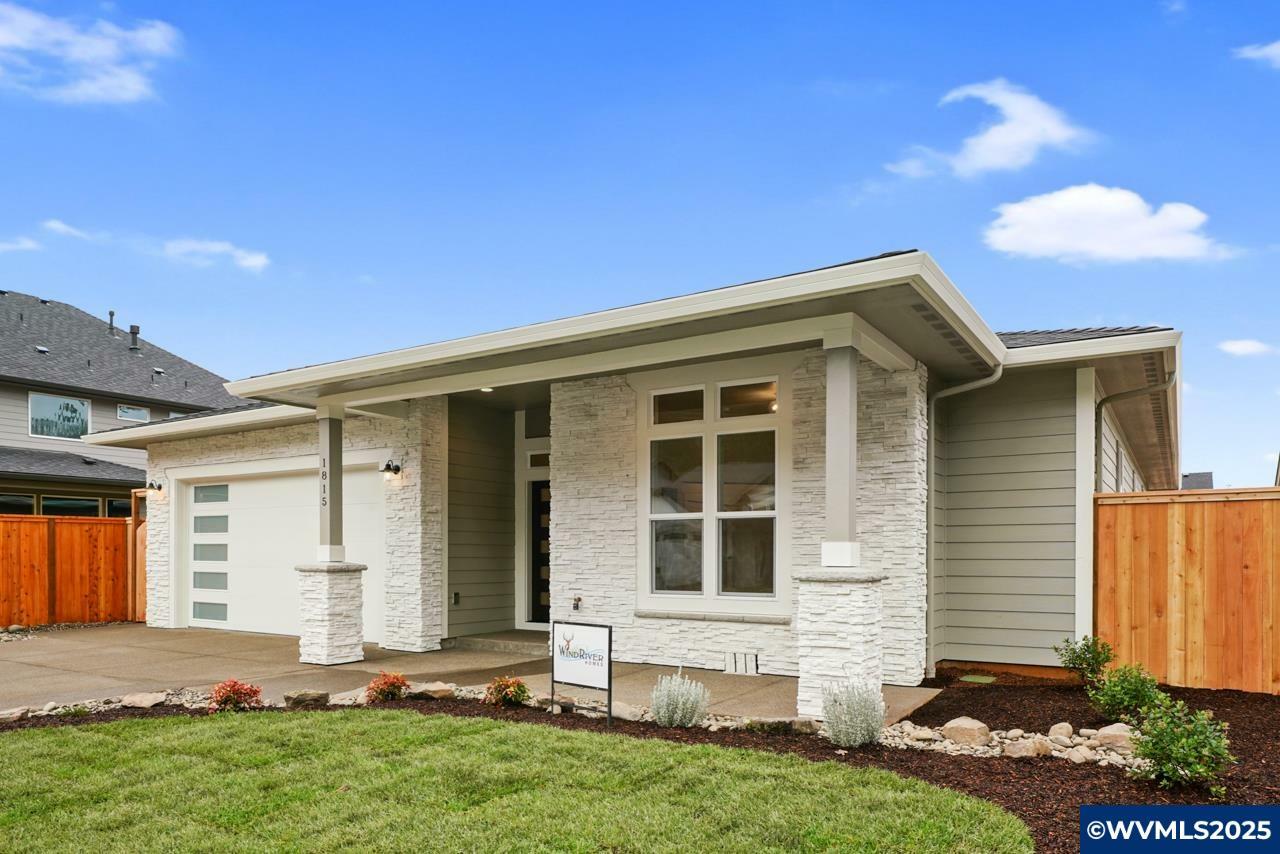 Property Photo: 6663 Naomi Danielle St SE OR 97306