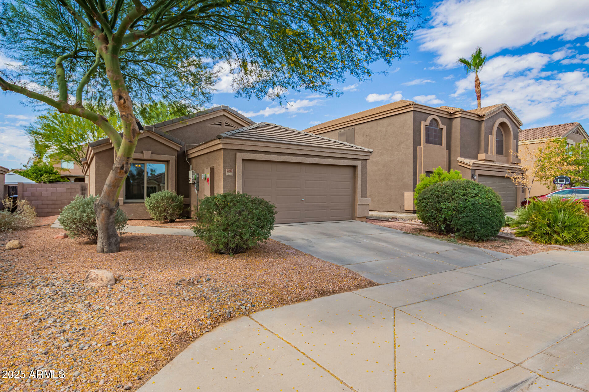 Property Photo: 2269 W Silver Creek Lane AZ 85144