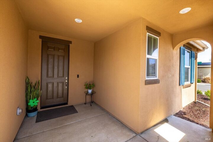 Property Photo:  805 Broadfork Circle  CA 95687 
