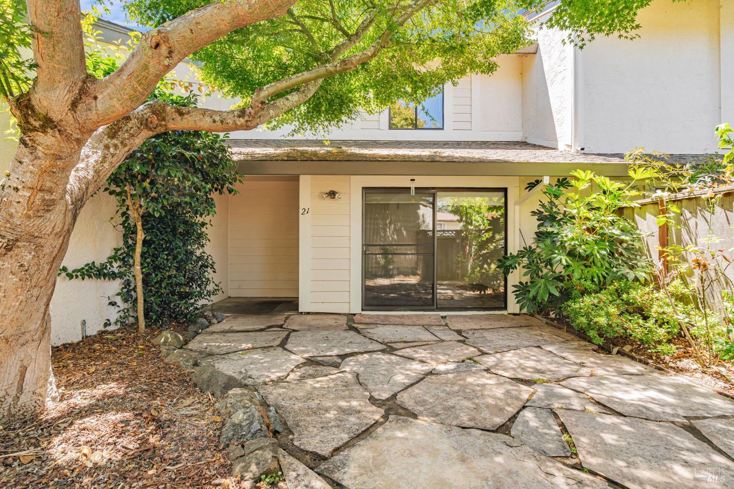 Property Photo: 21 Woodstock Court CA 94903